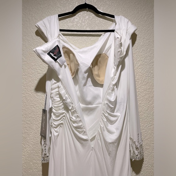 NWT Mac Duggal Beaded Cuff Drop Shoulder Faux Wrap Gown Dress White Size 14 - Picture 15 of 16